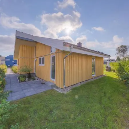 Holiday home Seeschwalbe 74